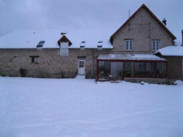 Au Jardin Fleuri Villa Vauxaillon Exterior photo
