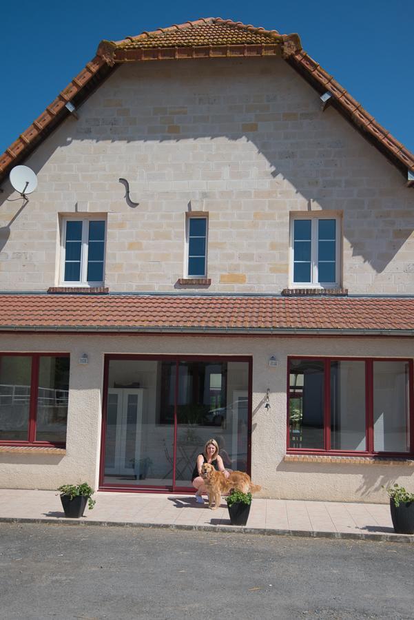 Au Jardin Fleuri Villa Vauxaillon Exterior photo